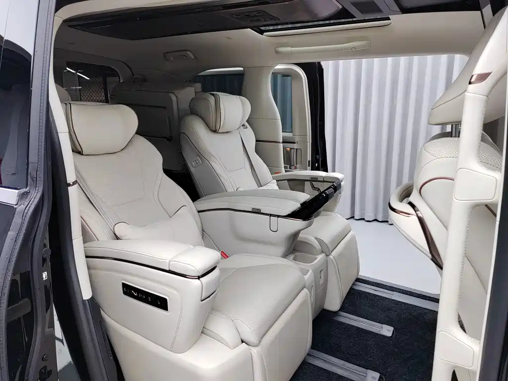 Lexus LM — миниатюра 11