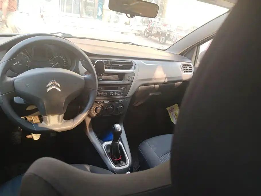 Citroen Elysee — миниатюра 12