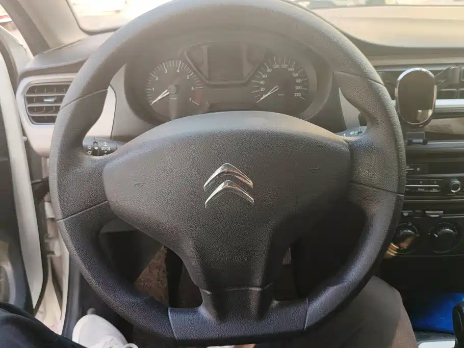 Citroen Elysee — миниатюра 15