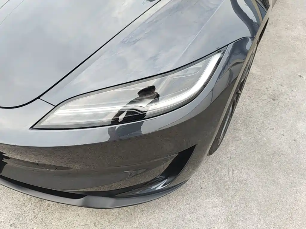 Tesla Model 3 — миниатюра 24