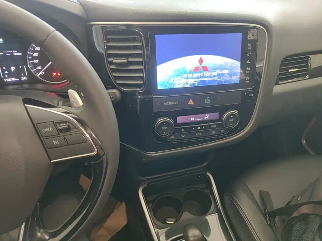 Mitsubishi Outlander — миниатюра 13