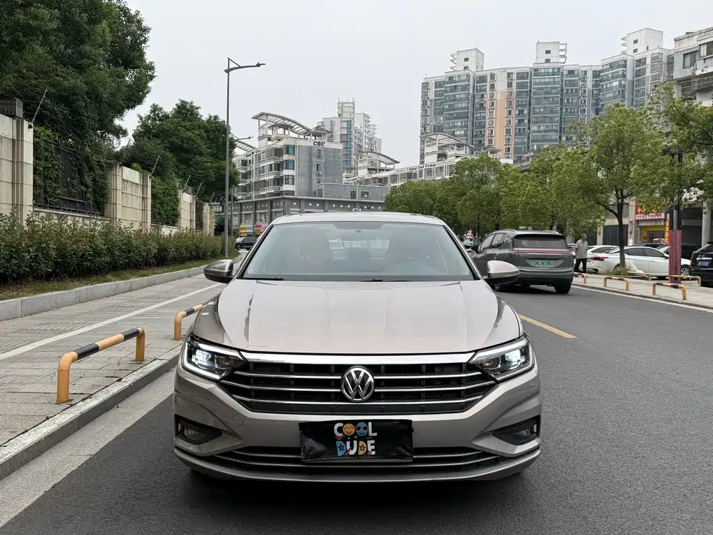 Volkswagen Sagitar — миниатюра 2
