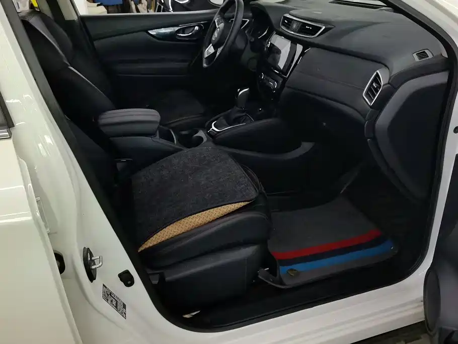 Nissan Qashqai — миниатюра 8