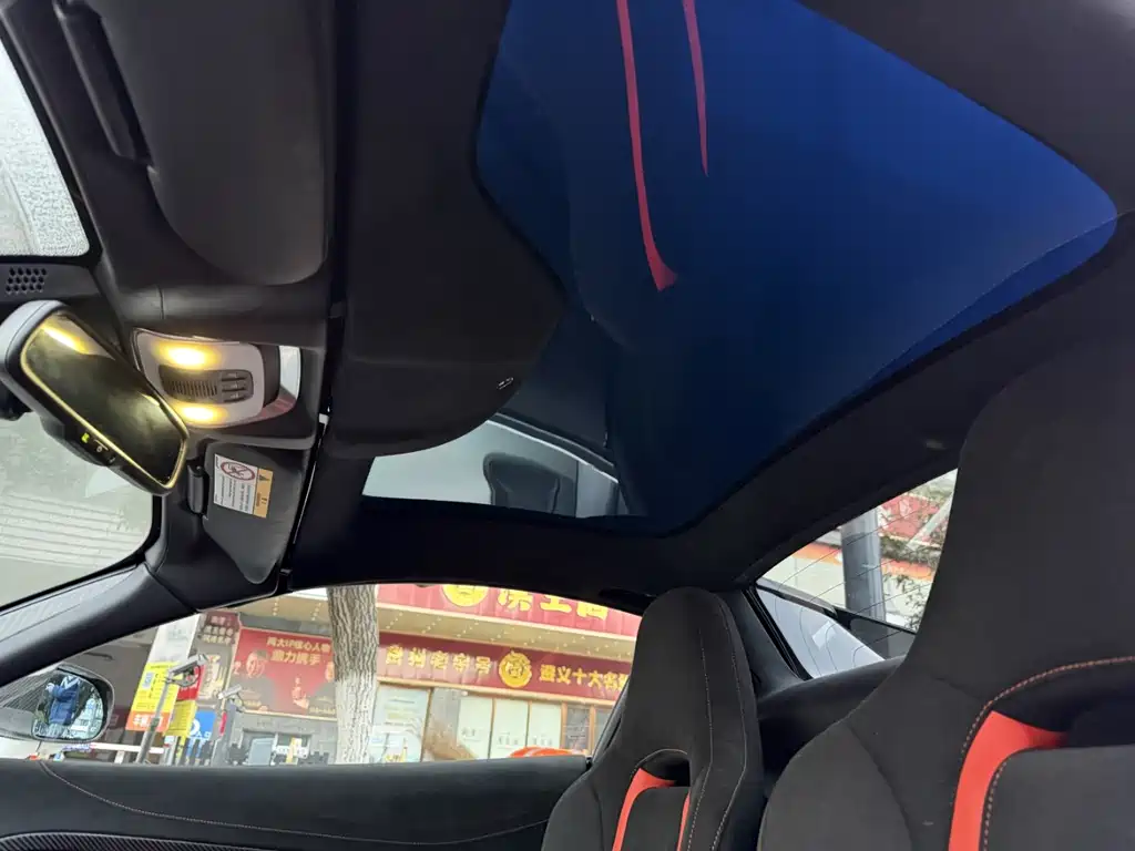 McLaren 720S — миниатюра 12