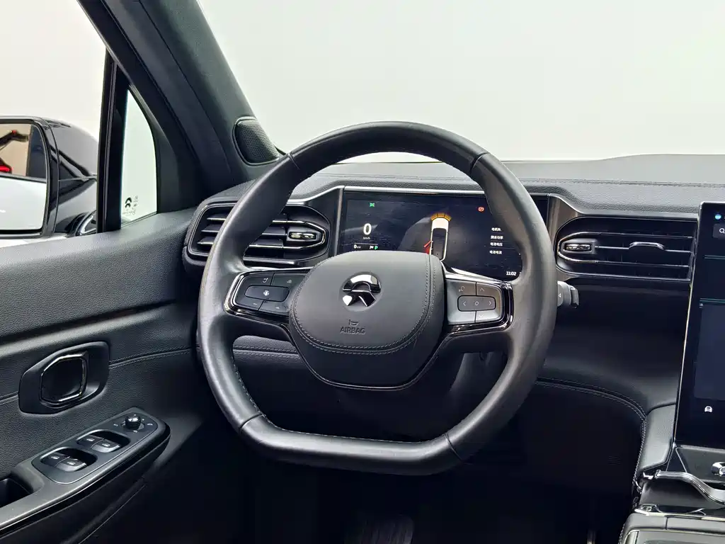 NIO ES8 — миниатюра 7