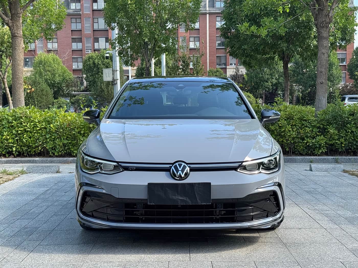 Volkswagen Golf 1.4 л 2023 г. Серебристо-серый, пробег 27000 км