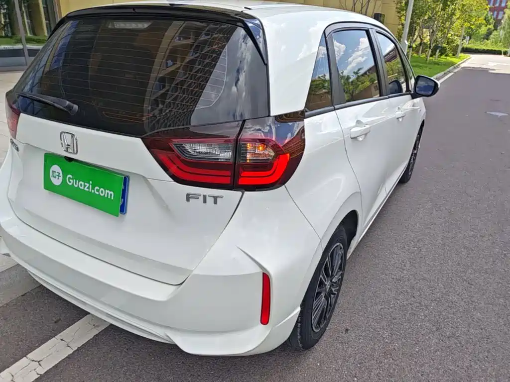 Honda Fit — миниатюра 8