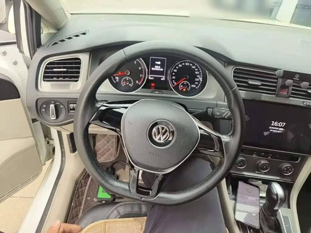 Volkswagen Golf — миниатюра 11