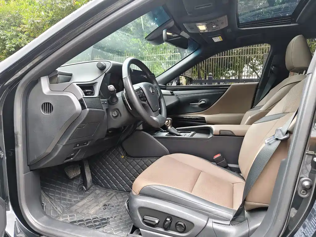 Lexus ES 2022 300h Premium