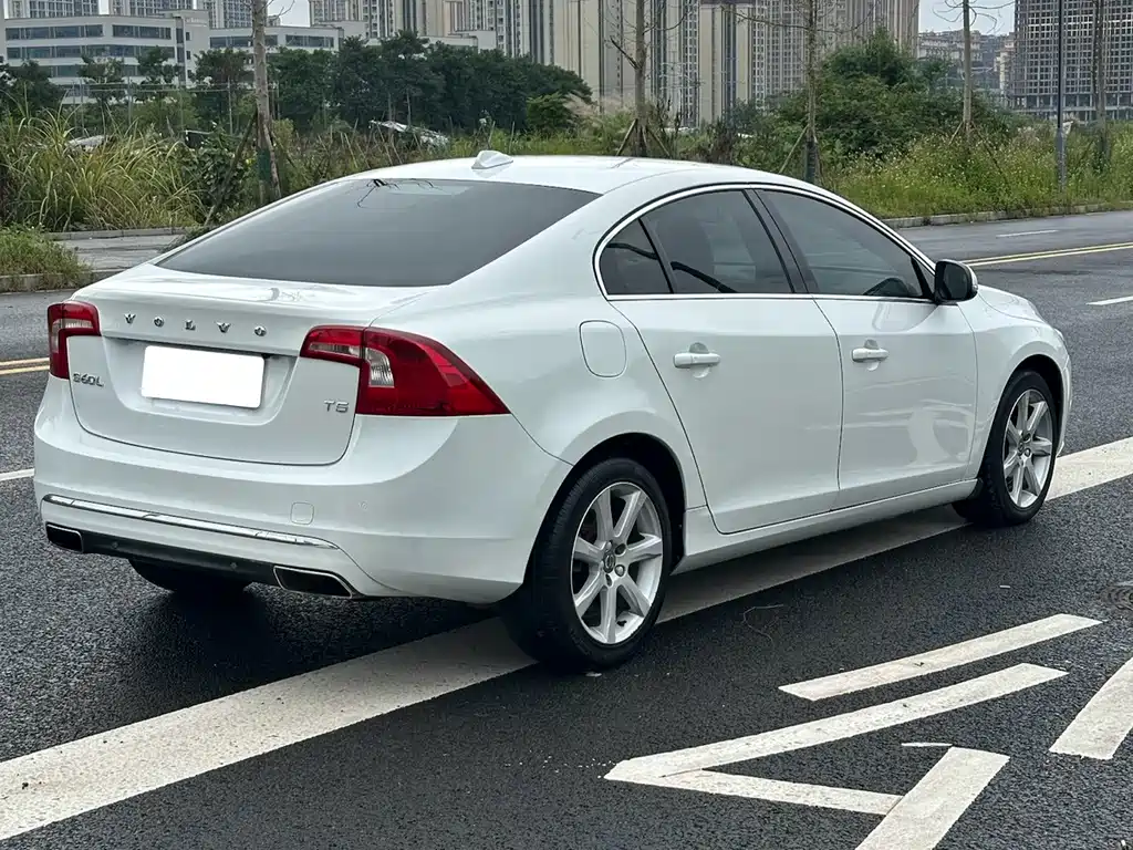 Volvo S60 — миниатюра 4