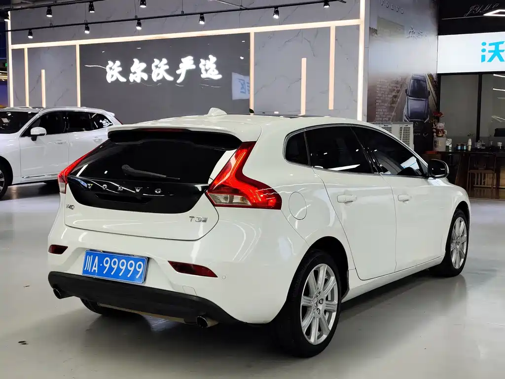 Volvo V40 — миниатюра 9