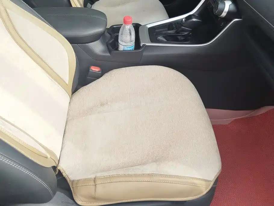Toyota RAV4 — миниатюра 8