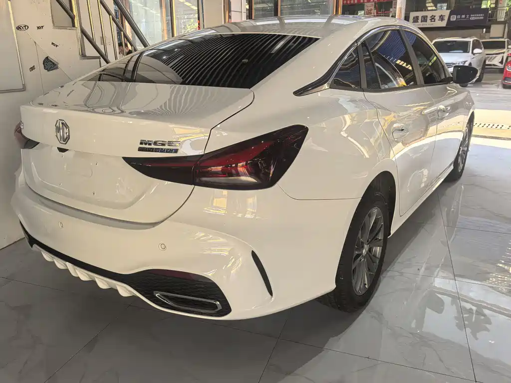 MG 5 2025 180DVVT Luxury