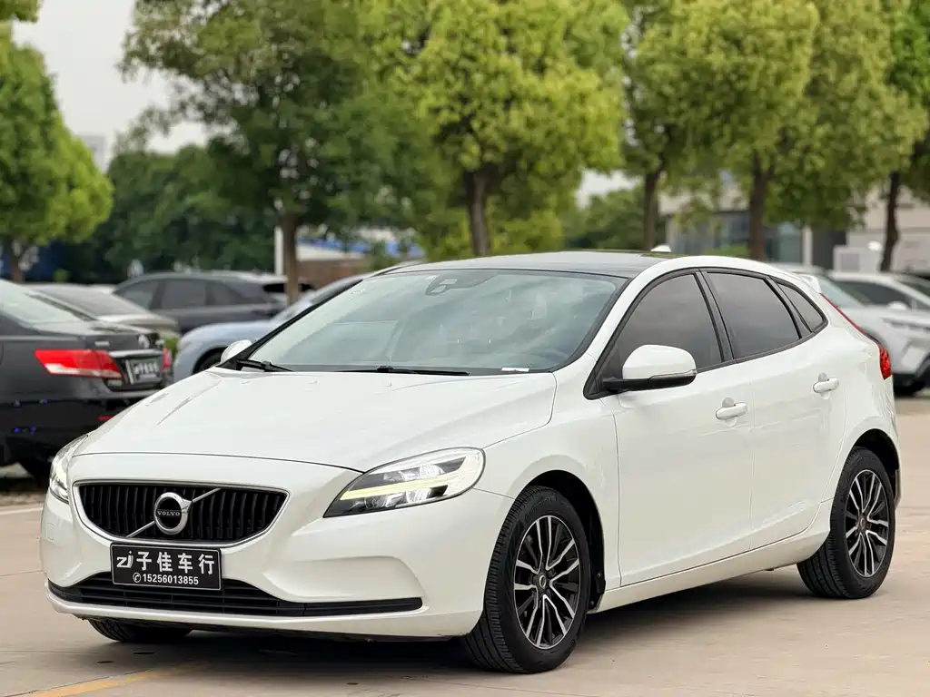 Volvo V40 2017