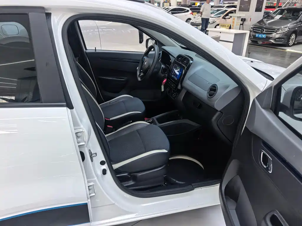 Renault City K-ZE — миниатюра 14