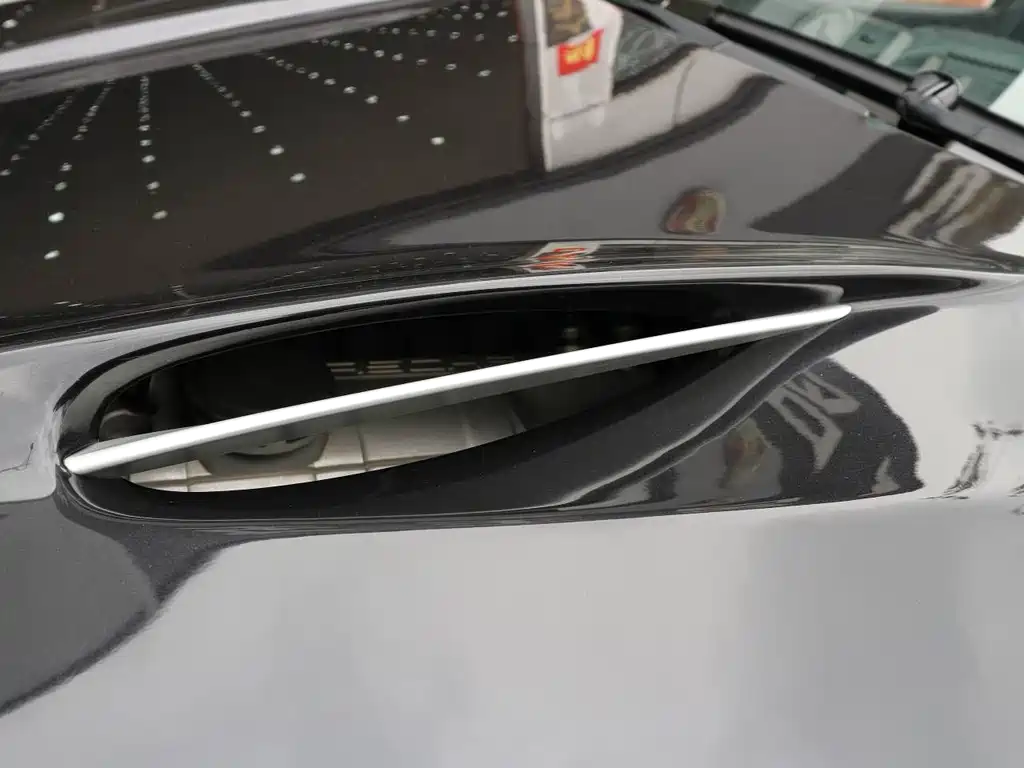 Porsche Cayenne — миниатюра 23