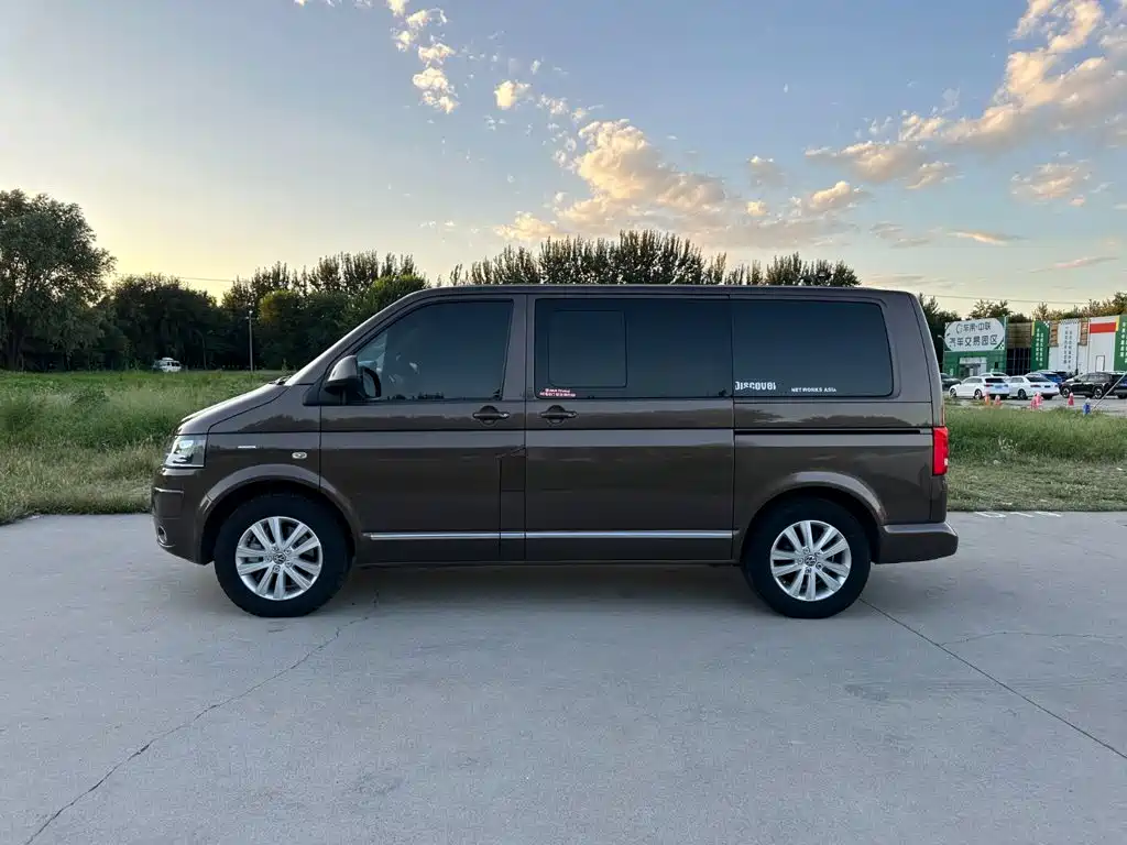 Volkswagen Multivan — миниатюра 7
