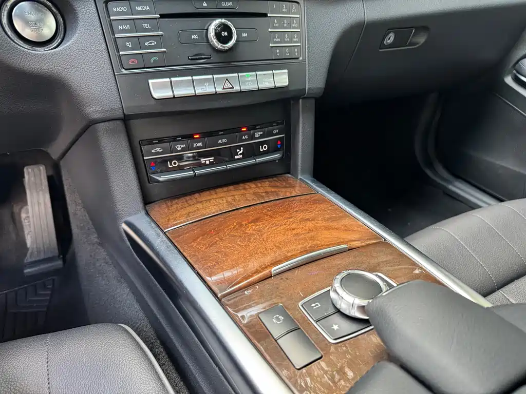 Mercedes-Benz E-Class — миниатюра 11