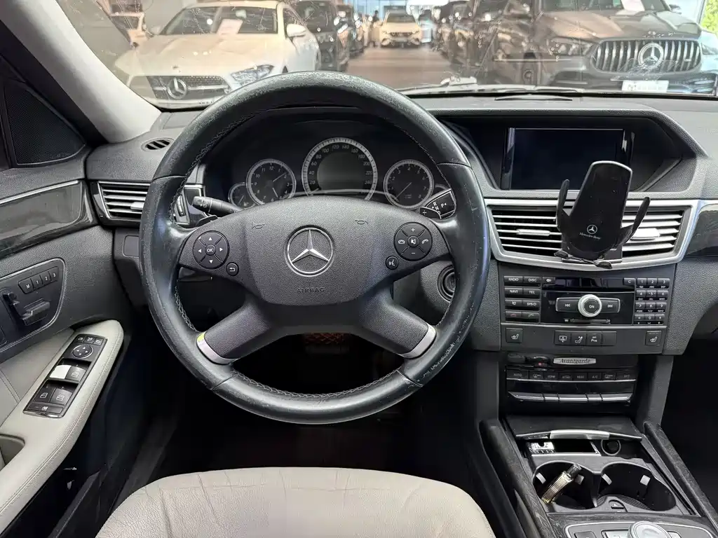 Mercedes-Benz E-Class (Import) — миниатюра 23