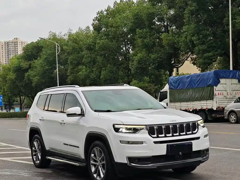 Jeep Grand Commander — миниатюра 3