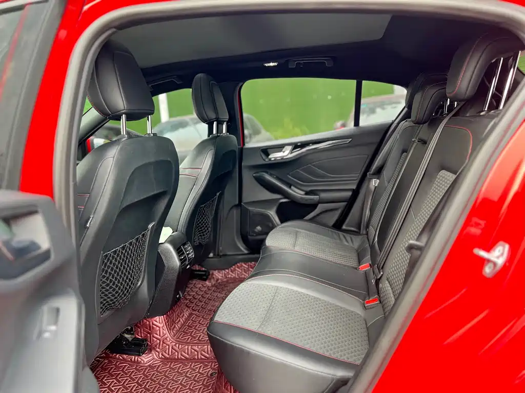 Ford Focus — миниатюра 7