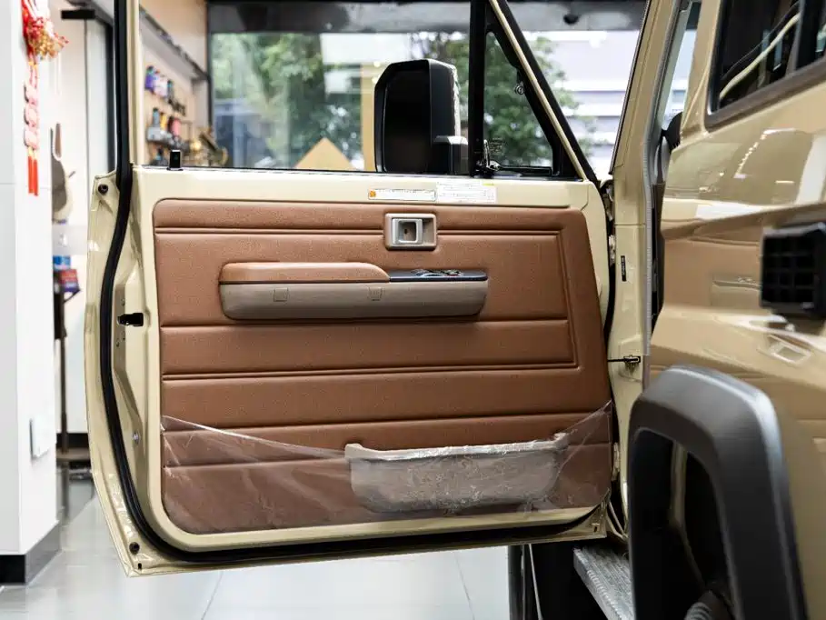 Toyota Land Cruiser — миниатюра 10