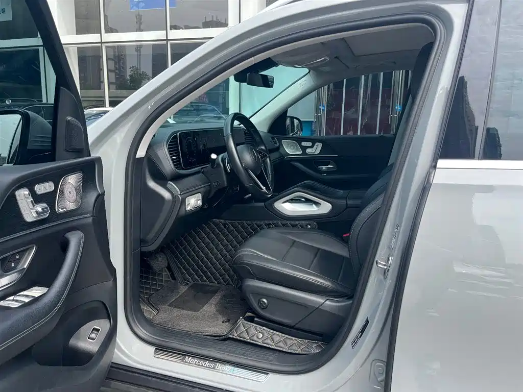 Mercedes-Benz GLE (Import) — миниатюра 10