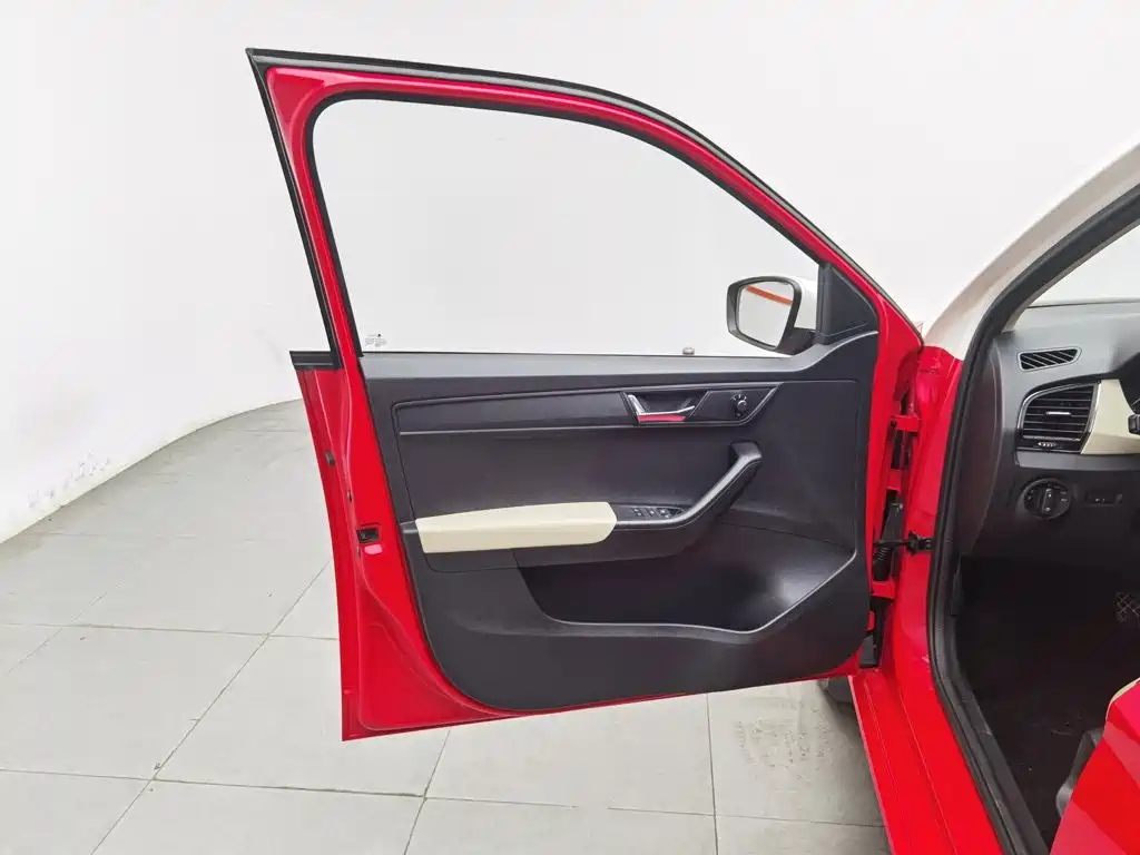 Skoda Fabia 2015 1.4L AT