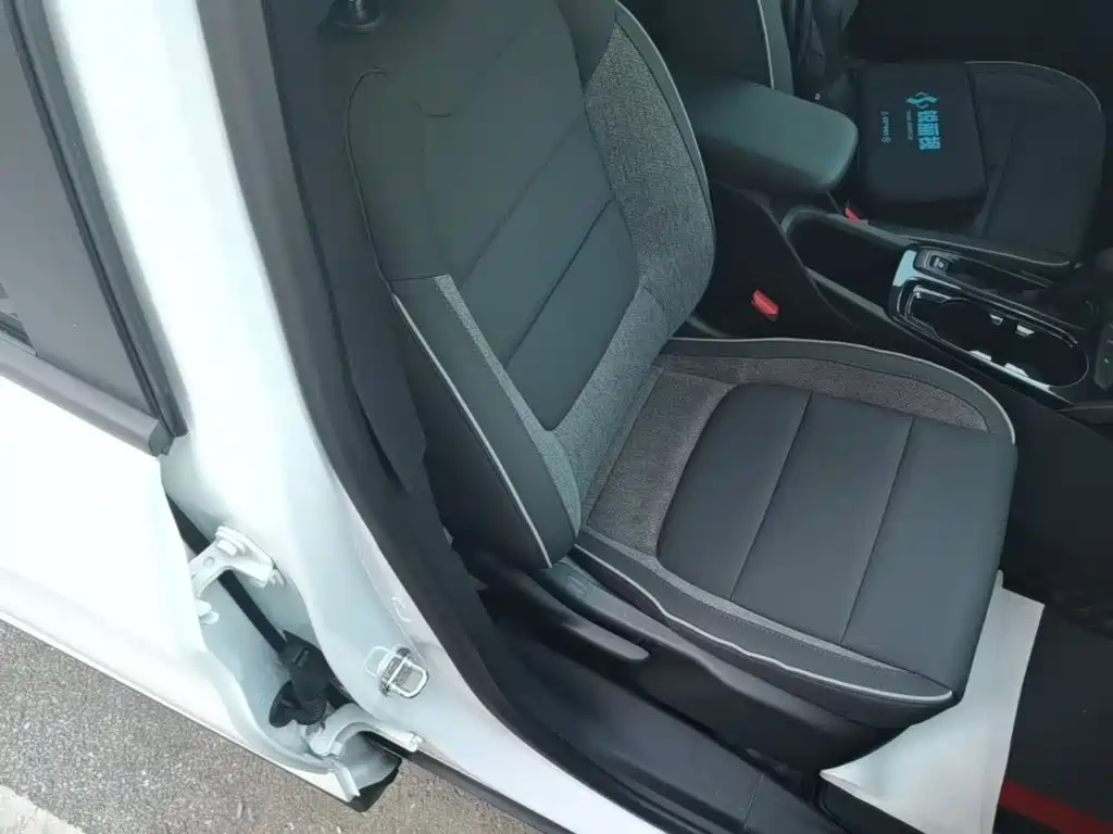 Chevrolet Tracker — миниатюра 25