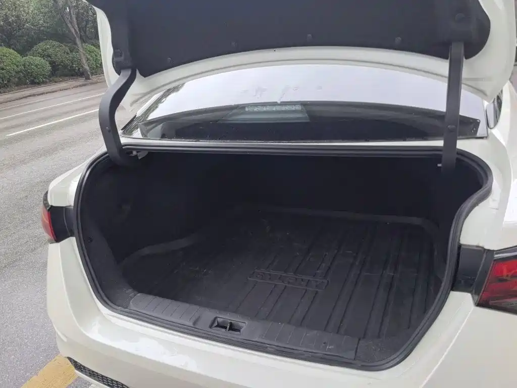 Nissan Sylphy — миниатюра 20