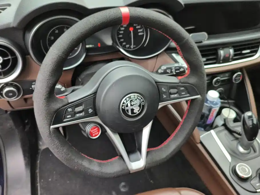 Alfa Romeo Stelvio — миниатюра 15