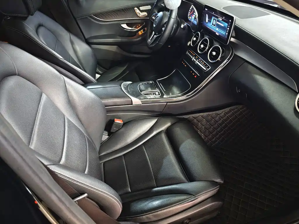 Mercedes-Benz C-Class — миниатюра 6