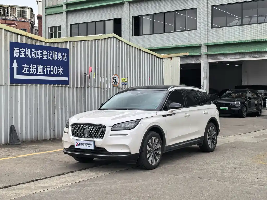 Lincoln Corsair 2021