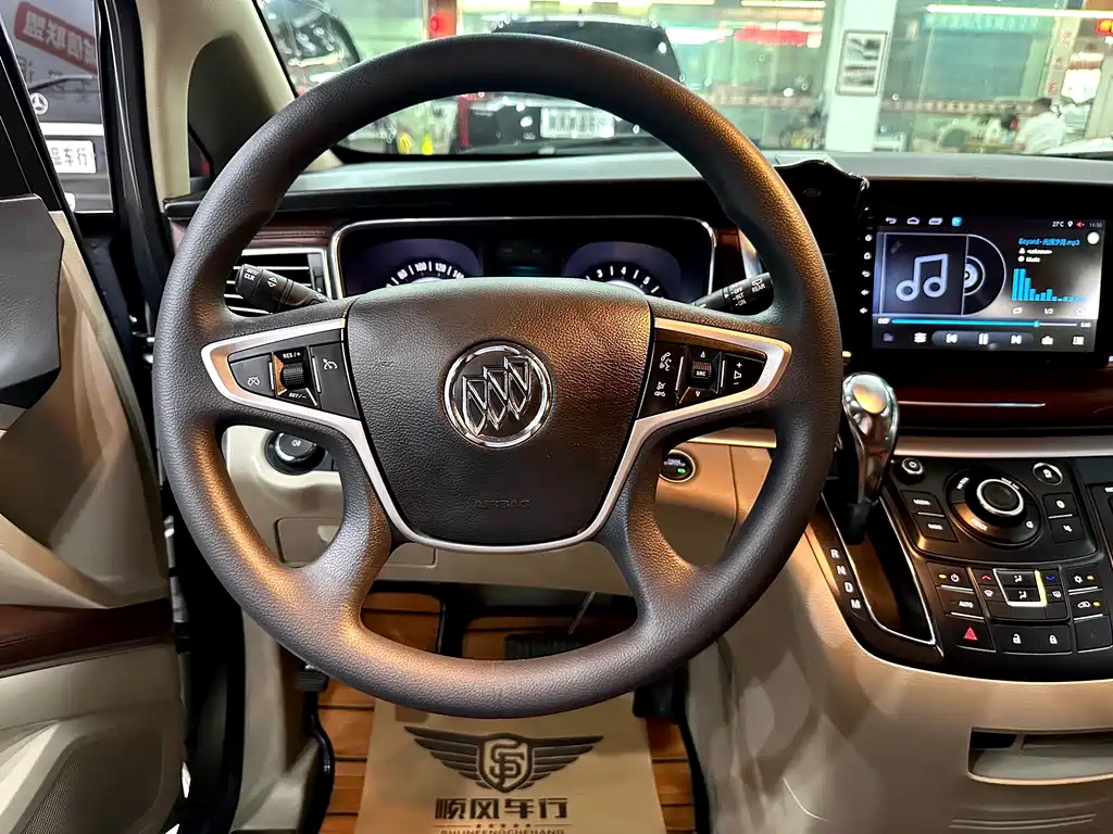 Buick GL8 — миниатюра 26