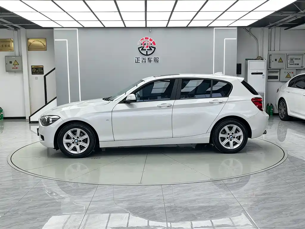 BMW 1 Series (Import) — миниатюра 4