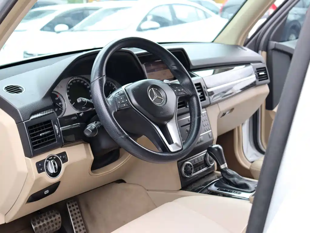 Mercedes-Benz GLK-Class (Import) — миниатюра 6
