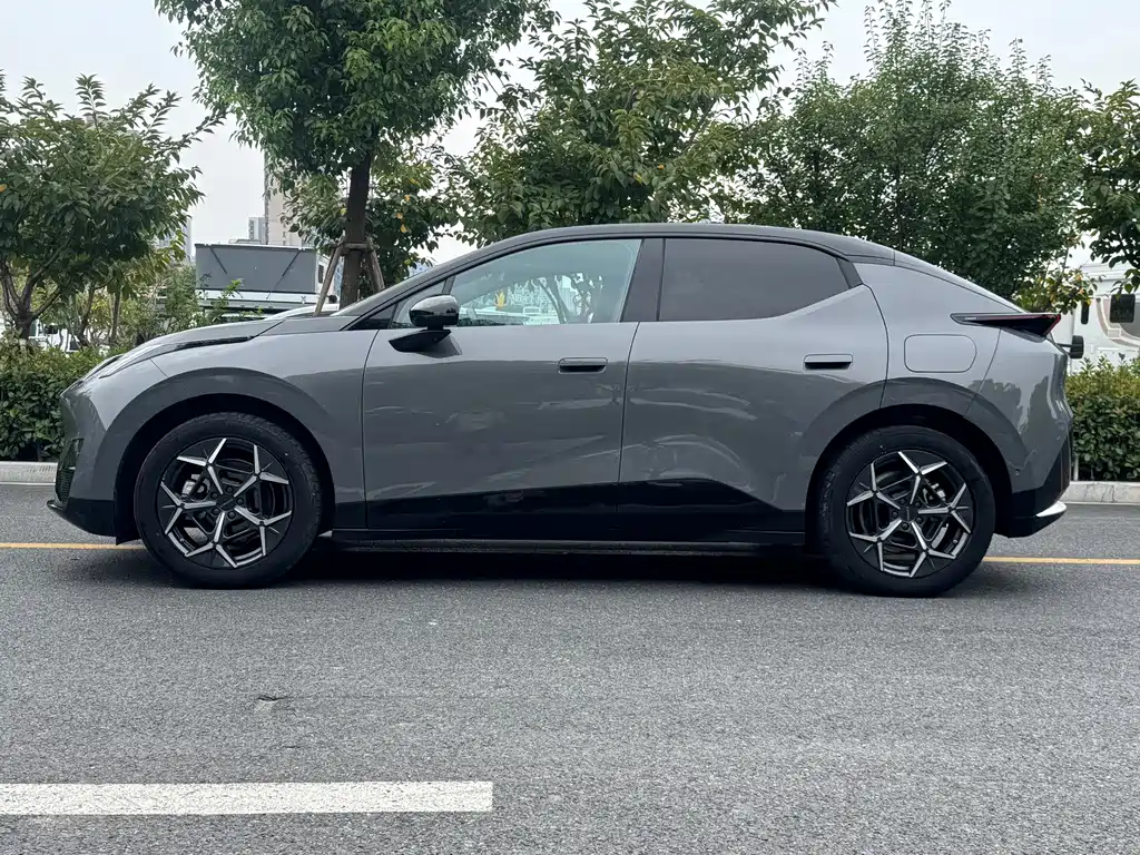 Lynk & Co Z20 — миниатюра 5