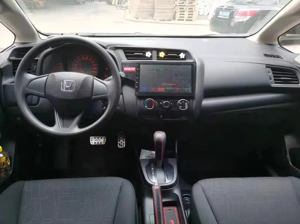 Honda Fit — миниатюра 4