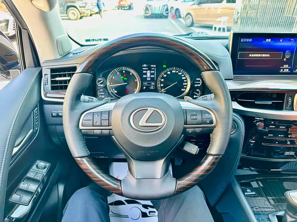 Lexus LX 2019 570 Luxury