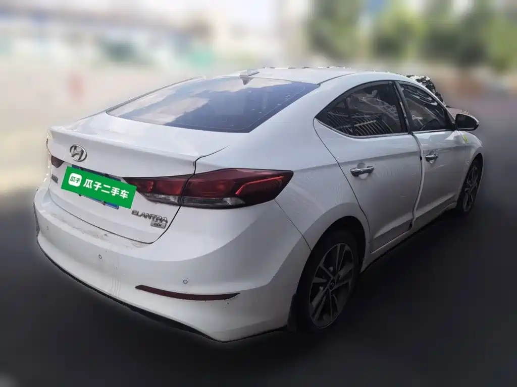 Hyundai Elantra — миниатюра 4
