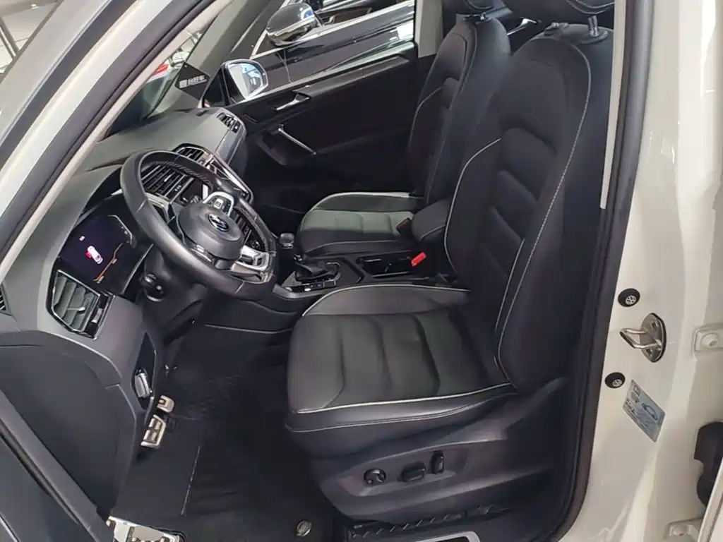 Volkswagen Tiguan L — миниатюра 15