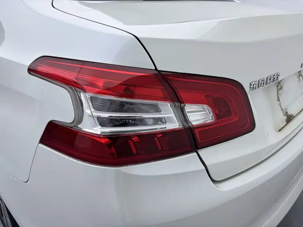 Peugeot 408 — миниатюра 18