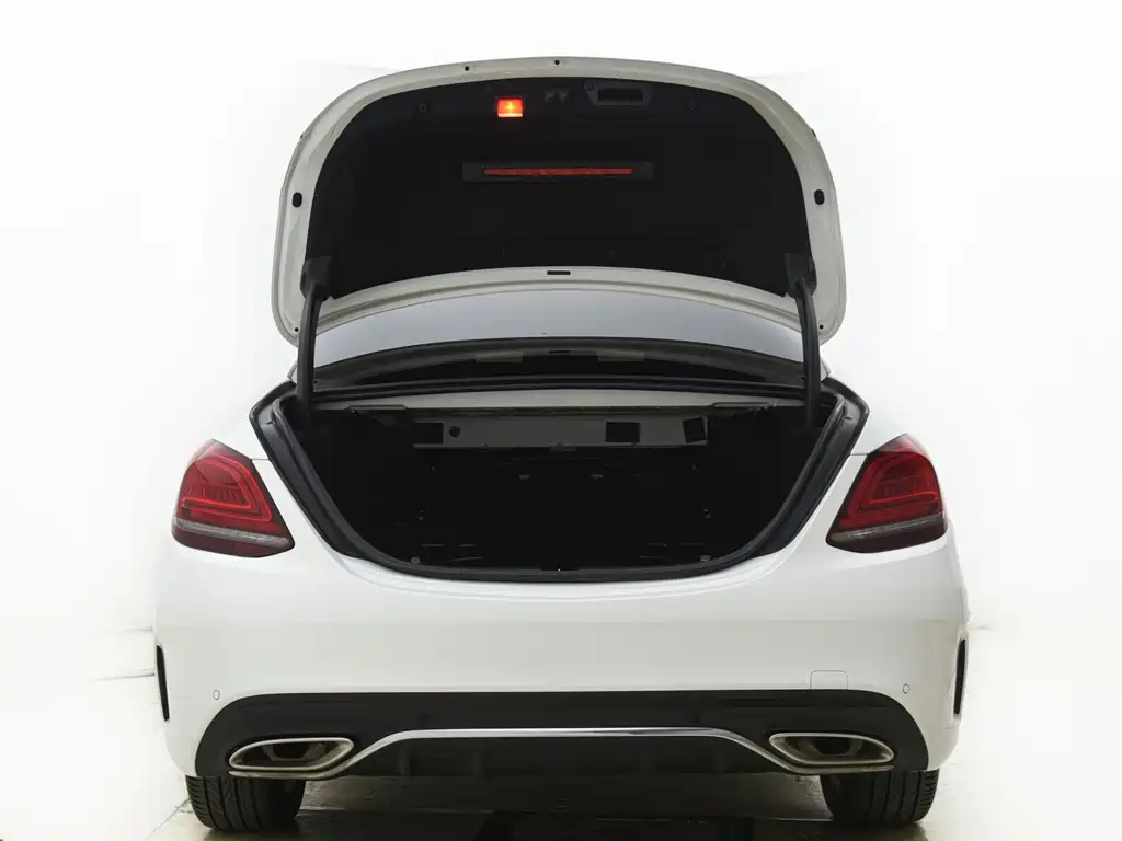 Mercedes-Benz C-Class — миниатюра 6