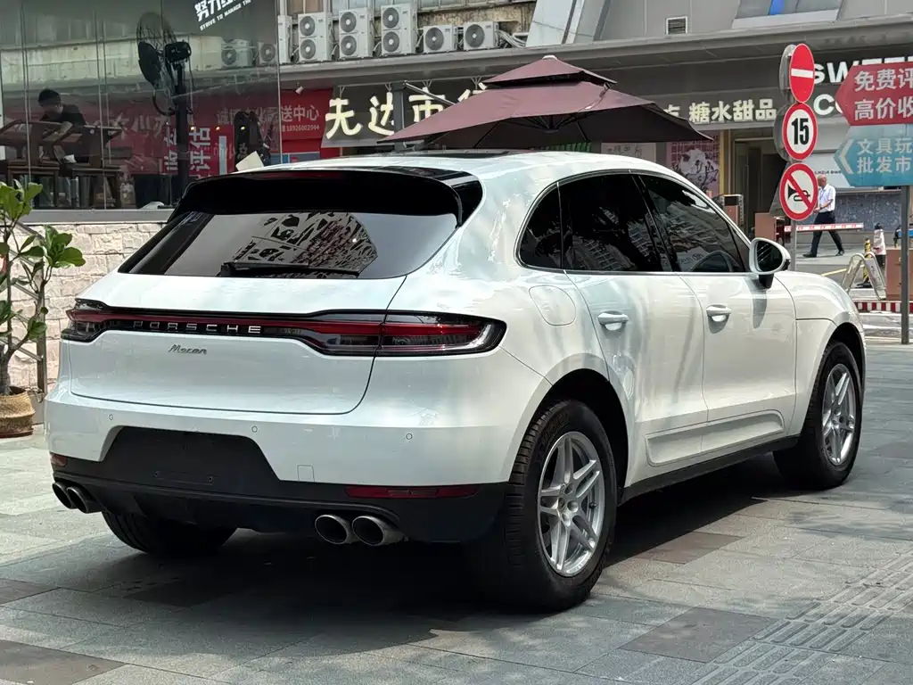 Porsche Macan — миниатюра 9