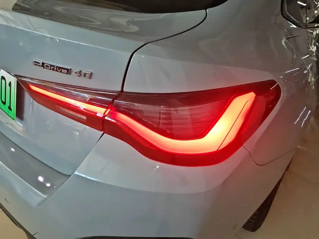 BMW i4 — миниатюра 8