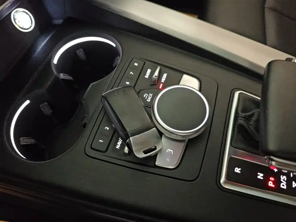 Audi A4L — миниатюра 9