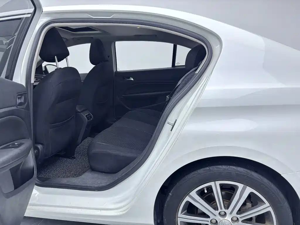 Peugeot 408 — миниатюра 15
