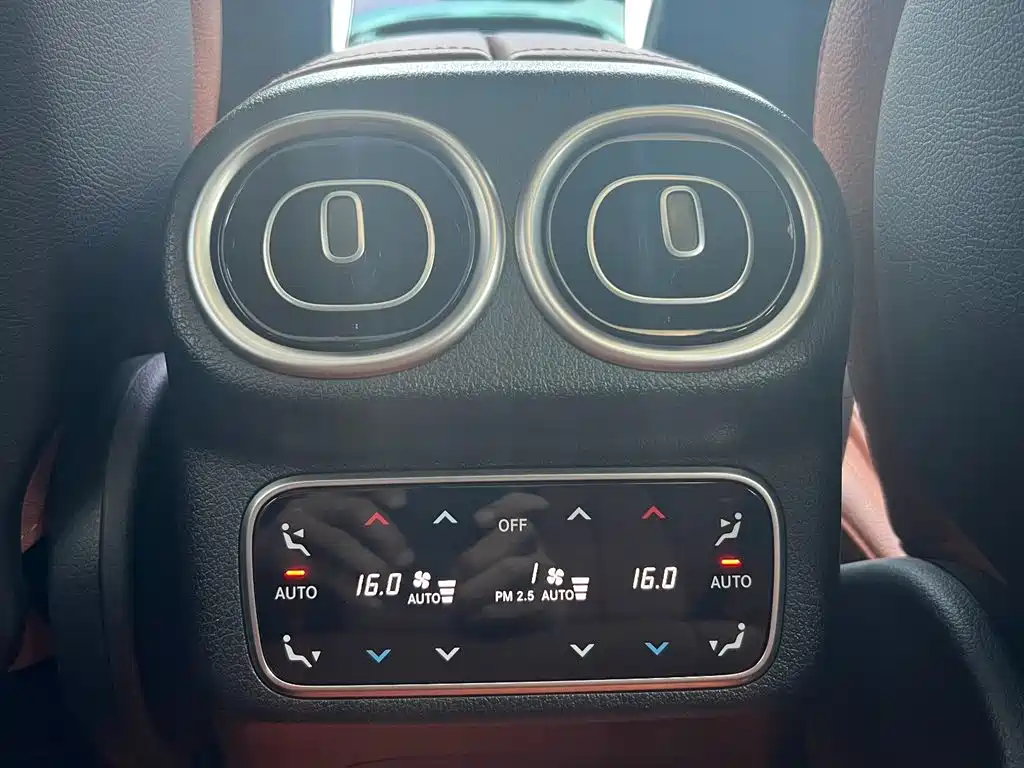 Mercedes-Benz GLC — миниатюра 18