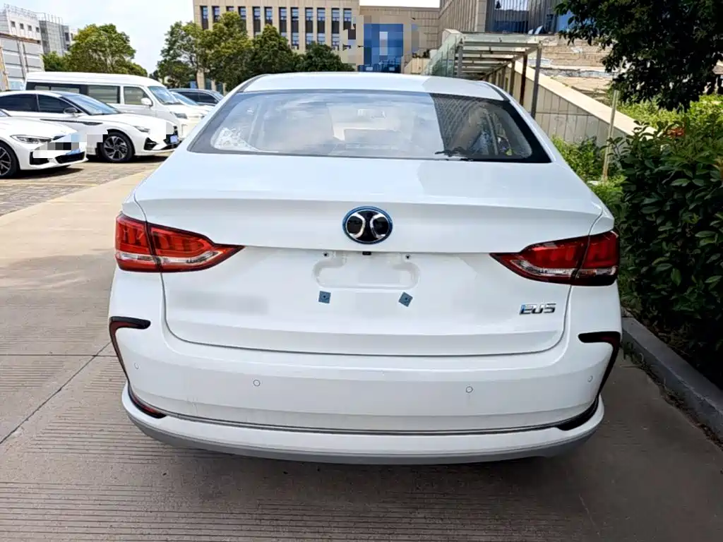BAIC EU5 — миниатюра 6