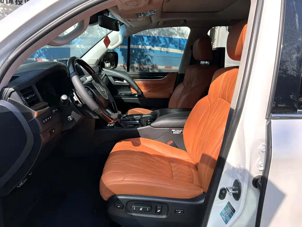 Lexus LX 2019 570